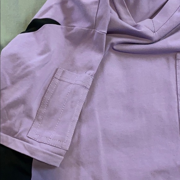 Men’s XL purple Benefit Helix scrub top - Picture 4 of 5